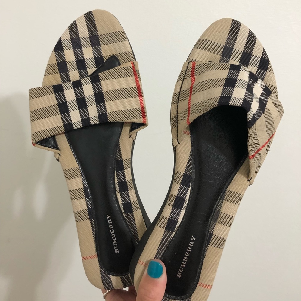 Vintage Burberry looking sandals